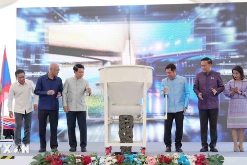 Động lực mới cho việc kết nối đường bộ Việt-Lào-Thái