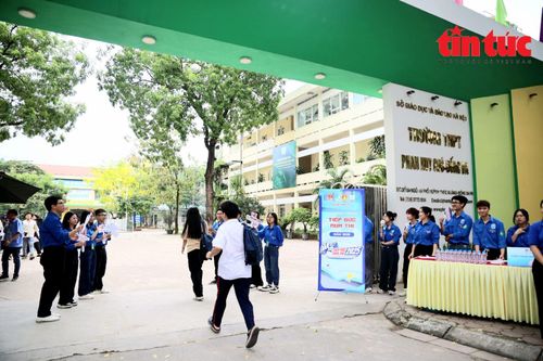 Hơn 103.000 sĩ tử Hà Nội bước vào cuộc đua 'nóng nhất năm', giành suất vào lớp 10