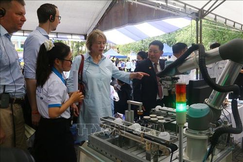 Học sinh, sinh viên Đồng Nai tìm hiểu cơ hội học tập và làm việc tại Đức
