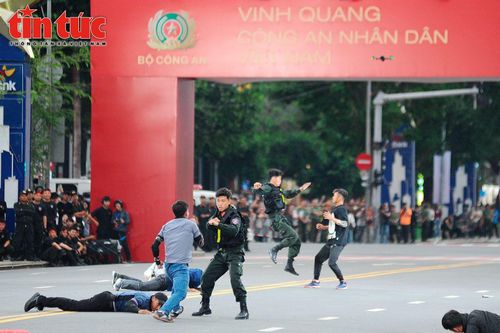 Rực lửa với màn trình diễn sức mạnh của lực lượng Công an Nhân dân