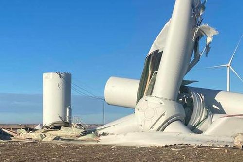 Sự cố bí ẩn 'hạ gục' turbine tại trang trại điện gió 355MW