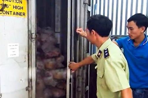 Tạm giữ 1,2 tấn gà tươi và gà ủ muối không rõ nguồn gốc ở Đồng Nai