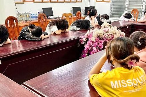 Truy tìm 2 đối tượng liên quan đường dây mua dâm người dưới 18 tuổi