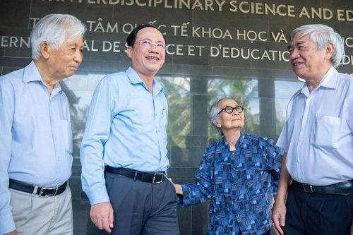 Từ cuộc họp lúc sáng sớm đến chương mới cho khoa học tại Bình Định
