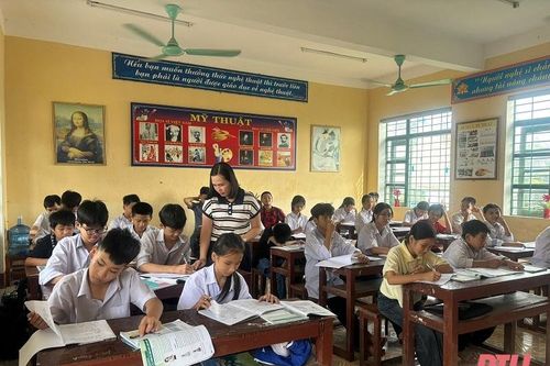Hơn 3.800 giáo viên hợp đồng theo Nghị định số 111 được ký hợp đồng 12 tháng