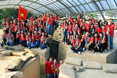 Hành trình về nguồn qua ống kính Trần Thế Phong