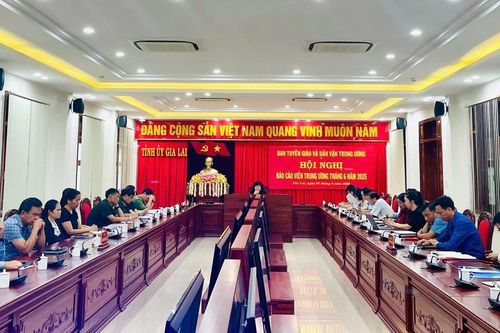 Gia Lai: 985 đại biểu tham dự hội nghị báo cáo viên