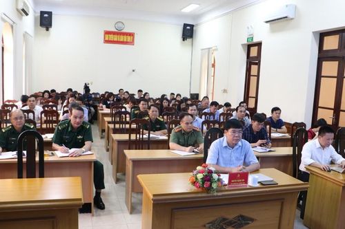 Hội nghị báo cáo viên trung ương tháng 6