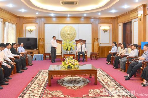 Phó Chủ tịch UBND tỉnh Hoàng Việt Phương tiếp Giám mục phụ tá Giáo phận Hưng Hóa