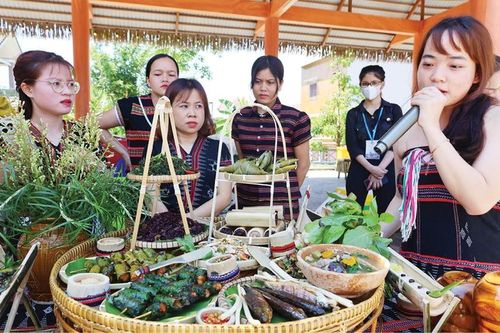 Khai thác tiềm năng du lịch văn hóa của đồng bào dân tộc thiểu số