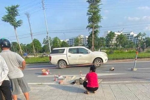 Bị xe tải chạy cùng chiều cán, người đàn ông đi xe máy tử vong