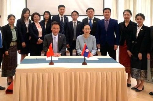 Ủy ban Chứng khoán Nhà nước Việt Nam và Ủy ban Chứng khoán Lào tăng cường hợp tác phát triển thị trường vốn khu vực