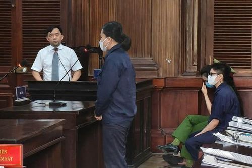 Những diễn biến lạ tại phiên tòa xét xử đường dây mua bán ma túy 'nước vui'