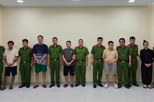 Triệt phá đường dây sản xuất và vận chuyển dầu nhớt giả