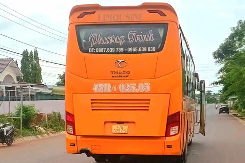 Xe khách va chạm xe máy tại Đắk Lắk, một phụ nữ tử vong