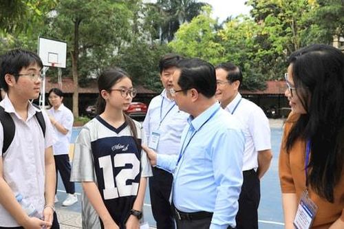 Thi vào lớp 10 tại Hà Nội: Đề thi không đánh đố, coi thi không gây áp lực