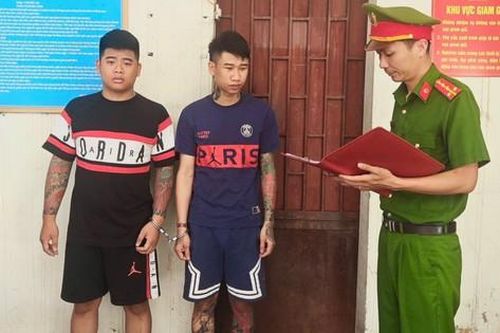 Đánh nhân viên lái xe điện, 2 du khách người Thái Bình bị bắt giữ