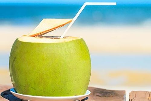 Mùa hè nên uống nước dừa hay nước chanh là tốt nhất?