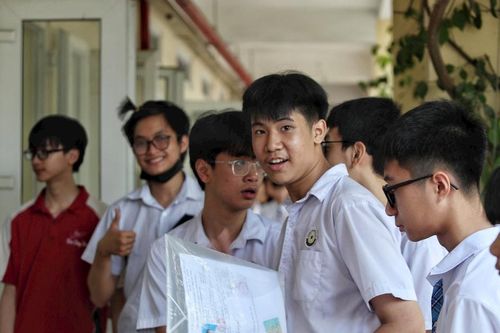 Hà Nội: Thi môn đầu tiên vào lớp 10, thí sinh hi vọng đề Ngữ văn 'dễ thở'