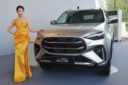 Có gì trên Isuzu mu-X B7 - SUV cỡ D rẻ nhất Việt Nam?