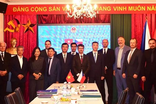 Việt Nam - Cộng Hòa Séc: Ký kết nhiều văn bản hợp tác về giáo dục