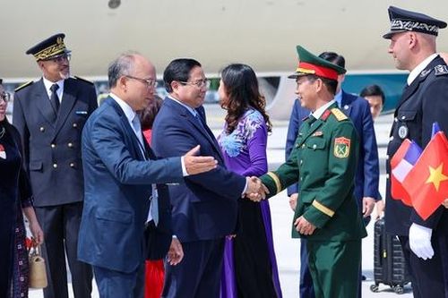 Thủ tướng Phạm Minh Chính tới Nice, bắt đầu chuyến công tác tại Cộng hòa Pháp