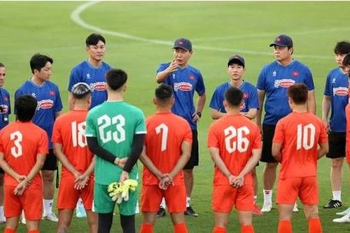 Hai Long quyết 'hạ đẹp' Malaysia trên sân khách