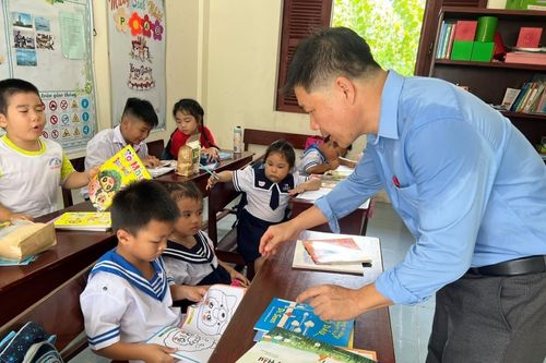 'Trồng người' ở Trường Sa