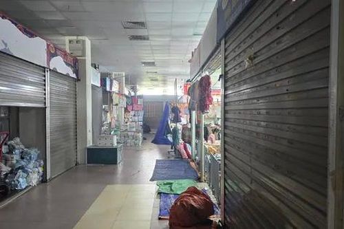 Tiểu thương đóng cửa, tạm ngừng kinh doanh: Không phải do thay đổi chính sách thuế?