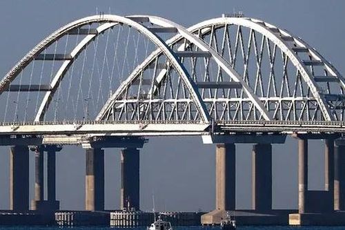Ukraine tiếp tục tìm cách tấn công cầu Crimea