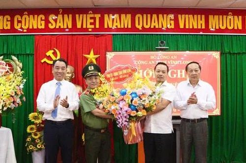Giám đốc Công an các tỉnh Kon Tum, Gia Lai, Vĩnh Long, Bình Định nghỉ hưu