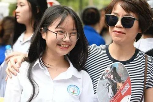 Nhận xét, đáp án 24 mã đề thi Ngoại ngữ lớp 10 ở Hà Nội