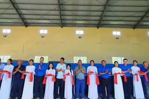Bàn giao bể bơi cho học sinh vùng lũ ở Quảng Trị