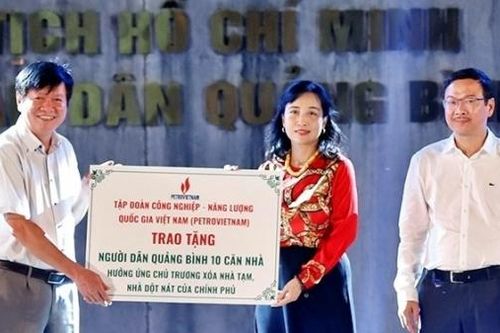 Petrovietnam trao tặng 10 căn nhà tình nghĩa nhân Tuần lễ Biển và Hải đảo Việt Nam 2025