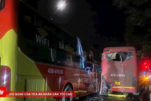 Tai nạn liên hoàn giữa 3 xe khách tại đường tránh Huế