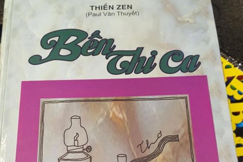 Tuyển tập thi ca đồ sộ hơn 1.200 trang của họa sĩ Paul Vân Thuyết