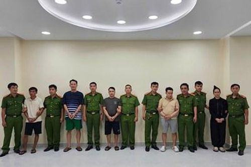 Công an TP Hồ Chí Minh phá đường dây bán 220.000 chai dầu nhớt giả trên Shopee, Lazada