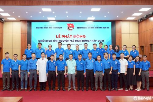 Nhiều hoạt động ý nghĩa trong chiến dịch tình nguyện 'Kỳ nghỉ hồng' của Đoàn UBND tỉnh