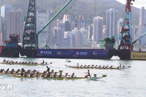 Sôi động lễ hội đua thuyền rồng quốc tế tại Hong Kong