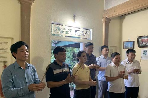 Dâng hương tưởng nhớ, tri ân Nhà báo - liệt sĩ Trần Kim Xuyến