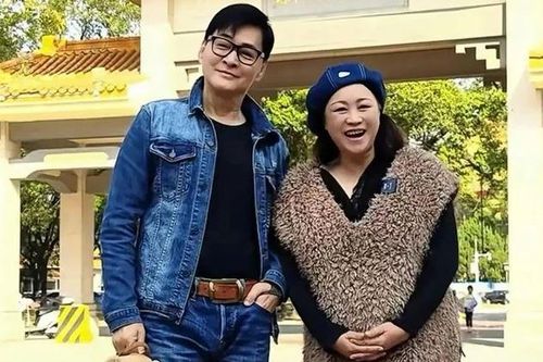 Nam diễn viên nổi tiếng một thời giờ cùng vợ bán chân gà kiếm sống