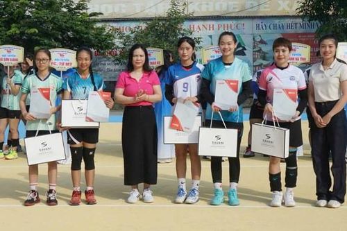 Hà Tĩnh: Khai mạc Giải bóng chuyền nữ tranh cúp Trần Kim Xuyến lần thứ V