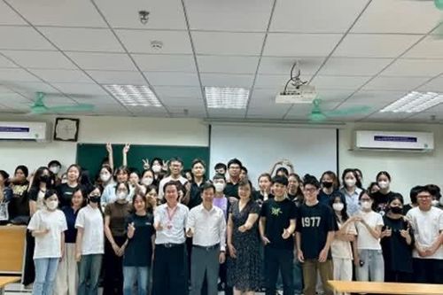 Trang bị pháp lý cho sinh viên thương mại điện tử hội nhập thị trường số