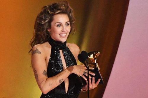 Đằng sau chiến thắng của Miley Cyrus tại GRAMMY 2024