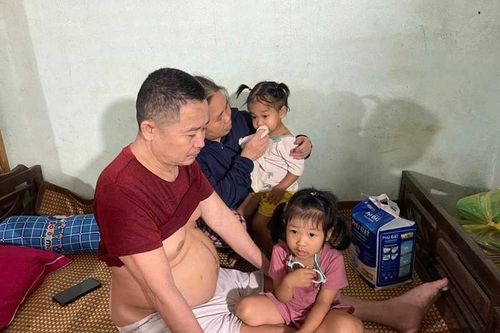 Chồng gặp nạn nguy kịch, con dâu bỏ đi để lại 2 cháu nội thơ dại, gia đình người phụ nữ lâm cảnh khốn cùng