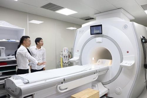 Bệnh viện Đại học Y Hà Nội trang bị hệ thống cộng hưởng từ MRI 3.0 Tesla SIGNA Architect