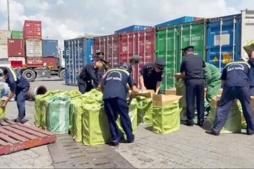 Hải quan TP. Hồ Chí Minh: Phá lô thuốc lá lậu giấu trong bồn thép