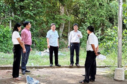 Lãnh đạo huyện Tri Tôn khảo sát cơ sở vật chất chuẩn bị vận hành xã mới
