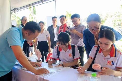 Hơn 8.200 vị trí việc làm cần tuyển dụng tại ngày hội việc làm sinh viên VKU