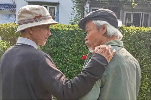 Cuộc gặp của đôi bạn họa sĩ